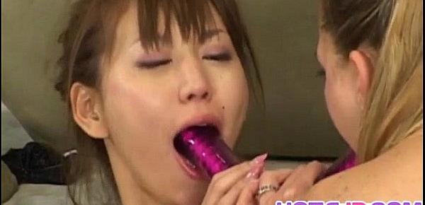  Mizuki Hana and dame fuck each other asses